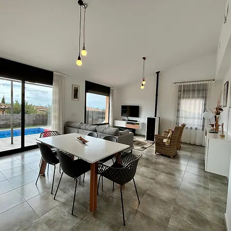 Lichtdurchflutete Ferienvilla Mit Pool Holiday home *